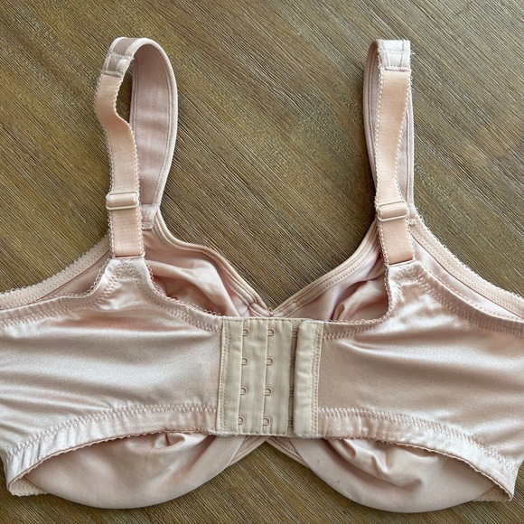 Wacoal 85185 Bodysuede Underwire Bra Size EUC! 36DDD - Picture 2 of 3
